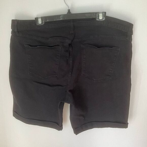 Universal Thread Black Jean Shorts, 20WR - Picture 5 of 7